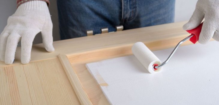 cómo imprimar madera para pintar